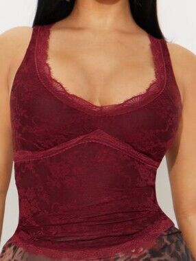 Fashion Nova Lace-Trim Bandeau Top in Burgundy